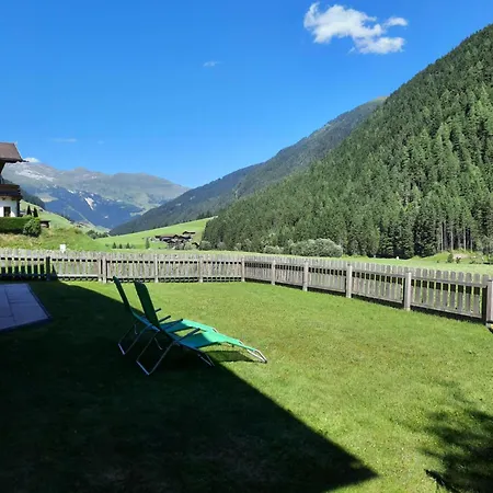 Daire Schafferhaeusl, Tux